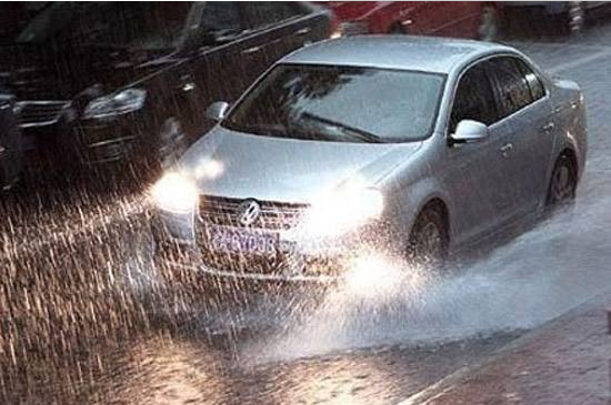 夏天多雨，升窗器也需防水